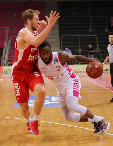 他以21个 他以21个